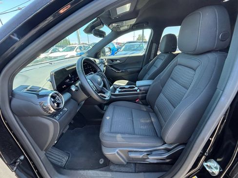 Used 2025 Chevrolet Equinox LT FWD image 28