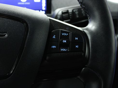 Used 2021 Ford Mustang Mach-E Select image 21