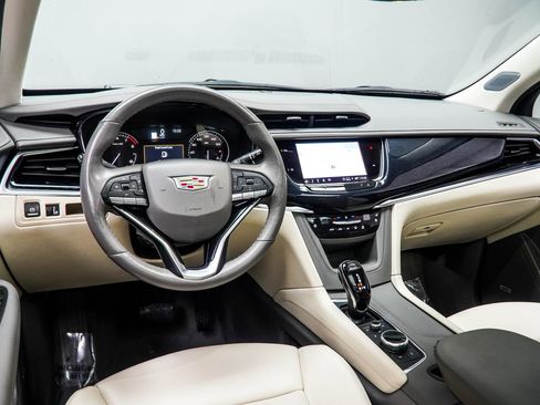 Used 2024 Cadillac XT6 Premium Luxury w/ LPO, Floor Liner Package AWD/4WD image 5