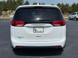 Used 2017 Chrysler Pacifica Touring-L Plus image 5