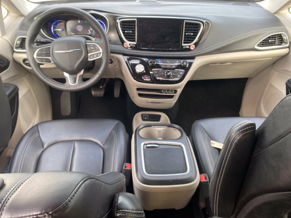 Used 2024 Chrysler Pacifica Limited FWD image 12