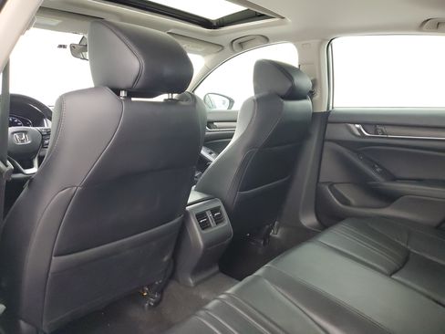 Used 2018 Honda Accord Touring image 12