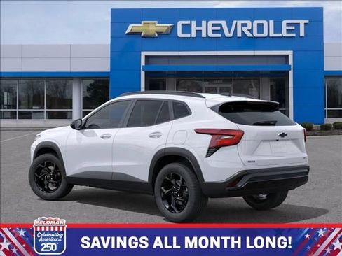 New 2026 Chevrolet Trax LT w/ Driver Confidence Package FWD image 3