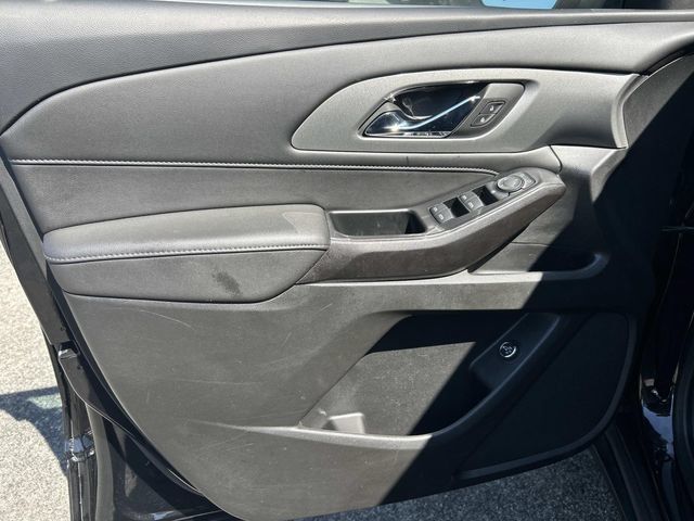 Used 2023 Chevrolet Traverse LT FWD image 18