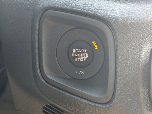 New 2025 Jeep Gladiator Sport image 33