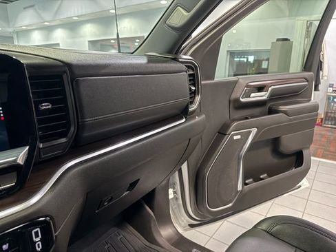 Certified 2024 GMC Sierra 2500 SLT w/ SLT Premium Package image 26