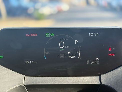 Certified 2025 Toyota Prius Plug-In Hybrid image 27