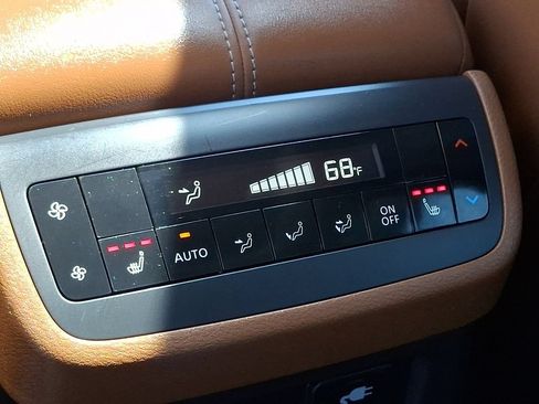 Certified 2024 Nissan Pathfinder Platinum AWD/4WD image 13