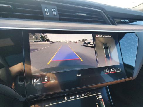 Certified 2023 Audi e-tron Premium Plus w/ Premium Plus Package image 25