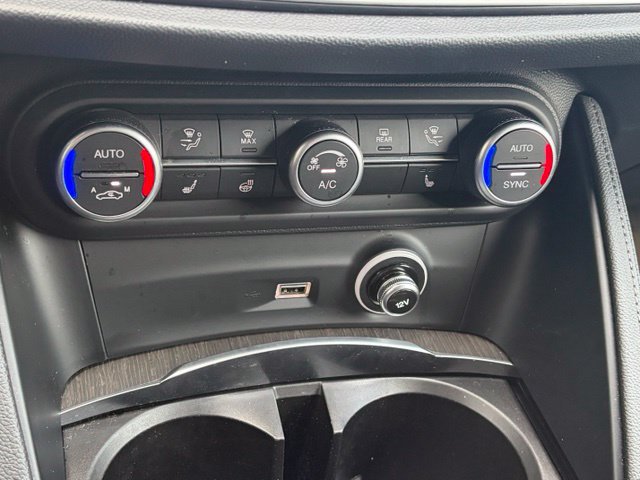 Used 2023 Alfa Romeo Stelvio Ti AWD/4WD image 29