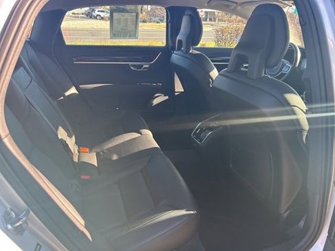 Used 2018 Volvo S90 T5 Momentum w/ Convenience Package image 13