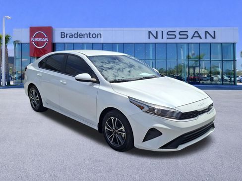 Used 2024 Kia Forte LXS FWD image 3