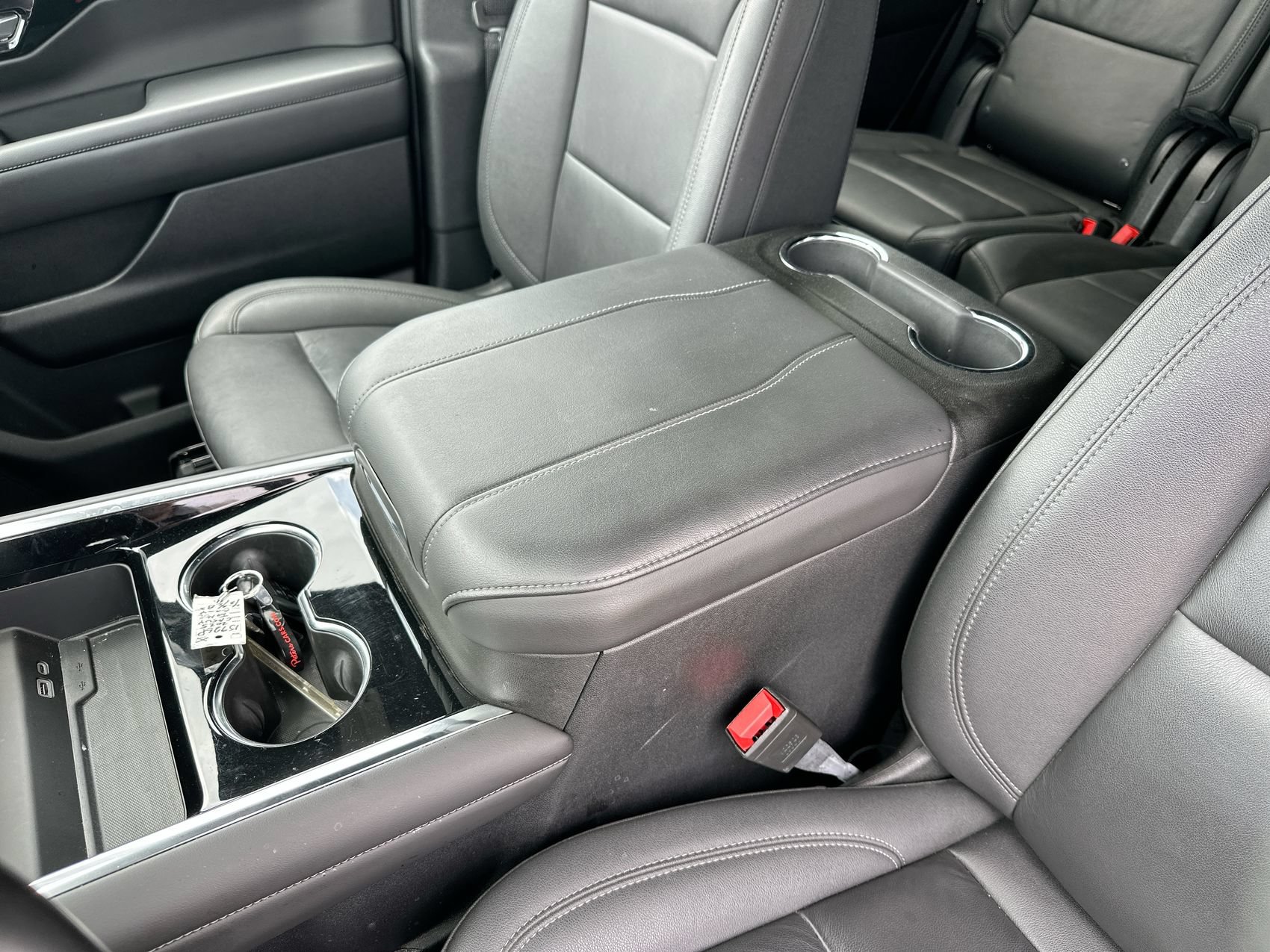 Used 2025 Chevrolet Tahoe LT AWD/4WD image 21