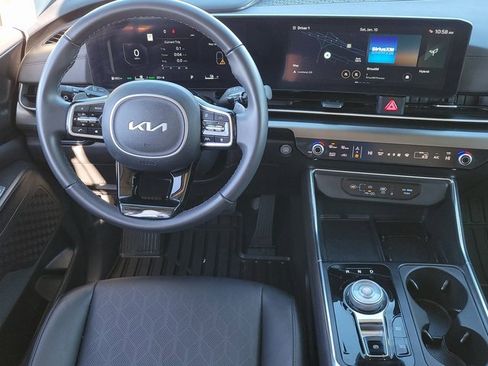 Used 2025 Kia Carnival SX image 12