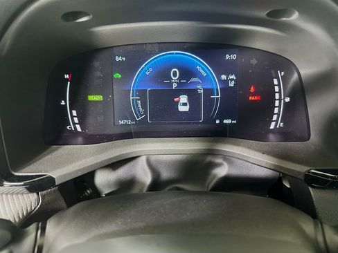 Used 2025 Toyota Camry SE FWD image 19