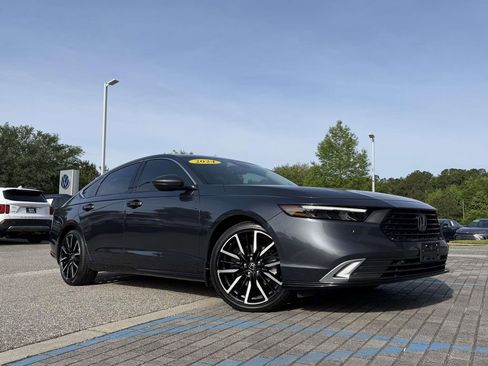 Used 2024 Honda Accord Touring image 1