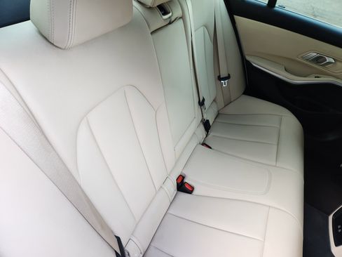 Used 2021 BMW 330i xDrive Sedan w/ Convenience Package image 23