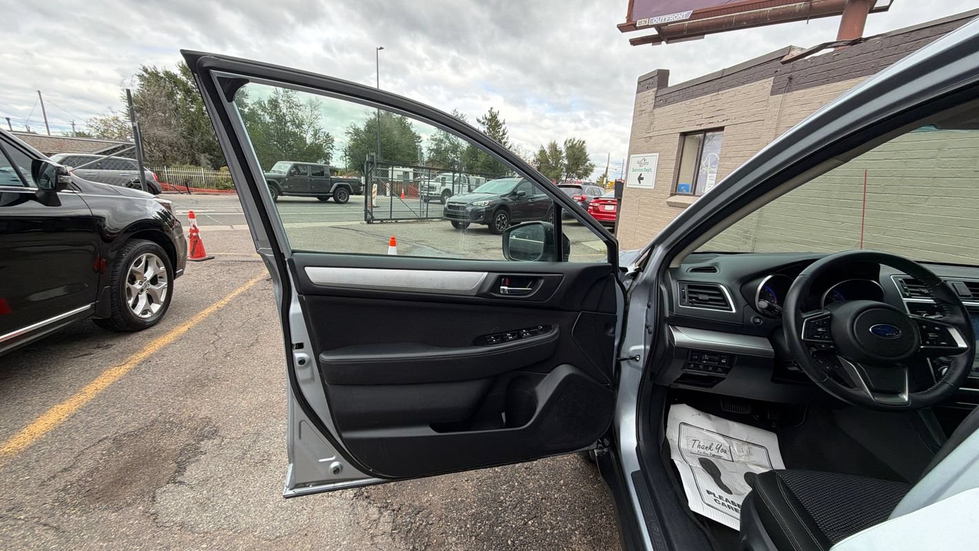 Used 2019 Subaru Outback 2.5i Premium w/ Popular Package #2 AWD/4WD image 10