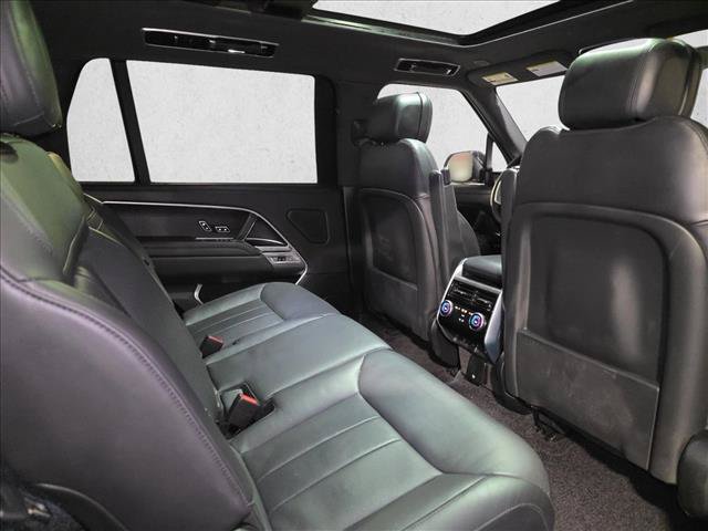 Used 2025 Land Rover Range Rover Long Wheelbase SE AWD/4WD image 11