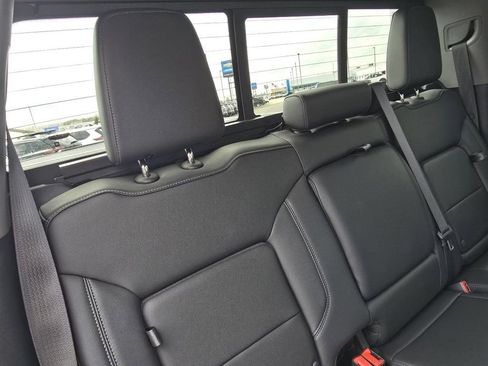 Used 2019 Chevrolet Silverado 1500 RST image 18