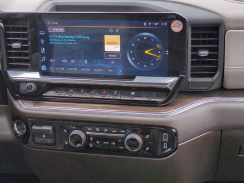 Used 2025 Chevrolet Silverado 1500 LT image 23