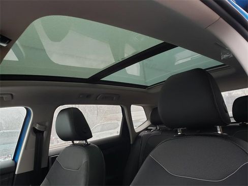 New 2025 Volkswagen Taos SE image 7