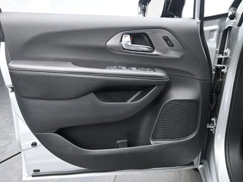 New 2026 Chrysler Pacifica Select w/ S Appearance Package AWD/4WD image 22