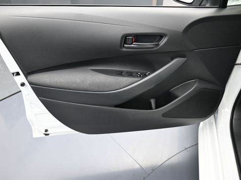 Used 2022 Toyota Corolla LE image 12