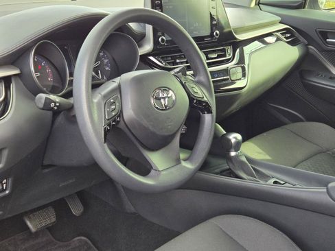 Used 2021 Toyota C-HR LE FWD image 17