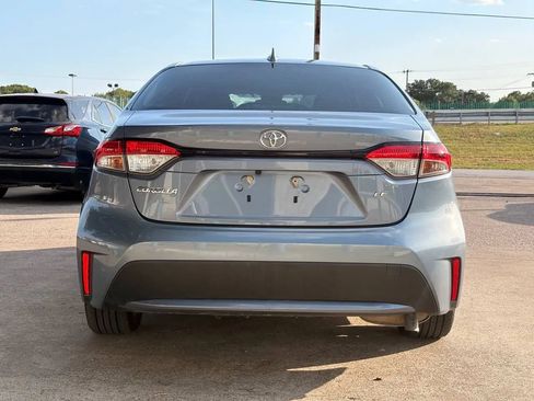 Used 2020 Toyota Corolla LE FWD image 4
