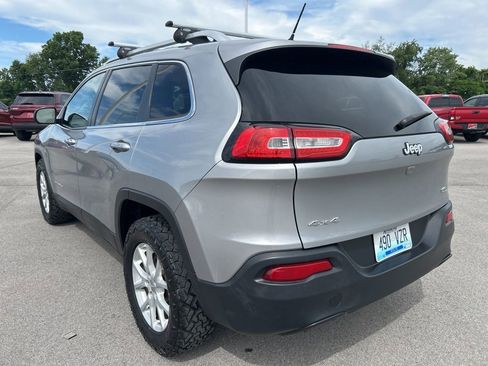 Used 2015 Jeep Cherokee Latitude w/ Cold Weather Group AWD/4WD image 5