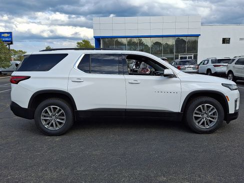 Certified 2023 Chevrolet Traverse LT FWD image 8
