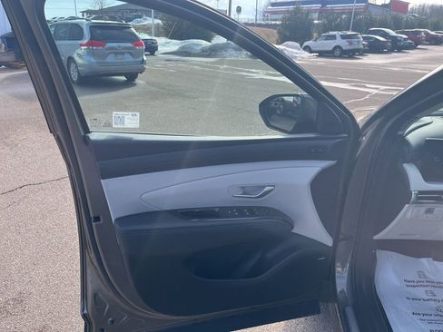 Used 2025 Hyundai Tucson Limited image 8