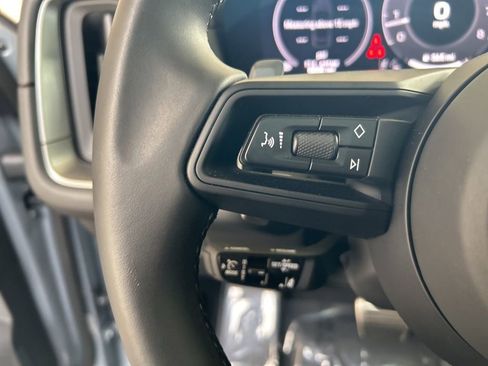 Used 2025 Porsche Cayenne S image 53