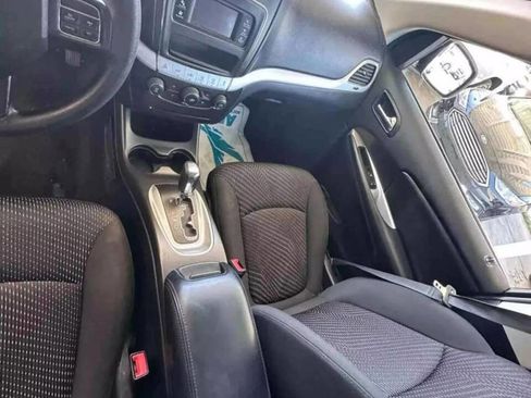 Used 2020 Dodge Journey SE image 13