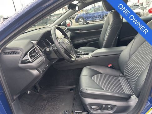 Used 2023 Toyota Camry SE image 9