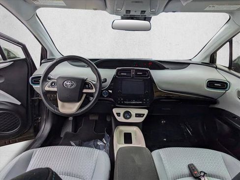 Used 2017 Toyota Prius Three image 13