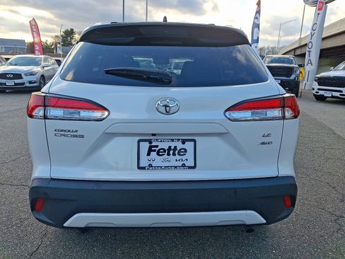 Used 2023 Toyota Corolla Cross LE image 5