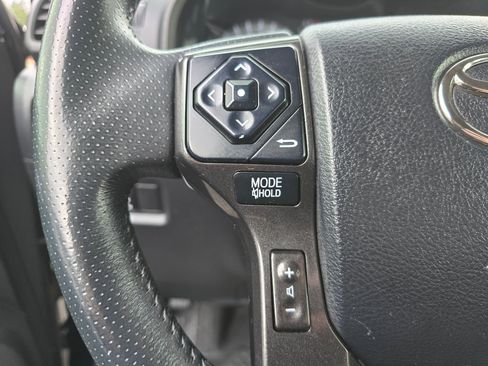 Used 2018 Toyota 4Runner TRD Off-Road AWD/4WD image 23