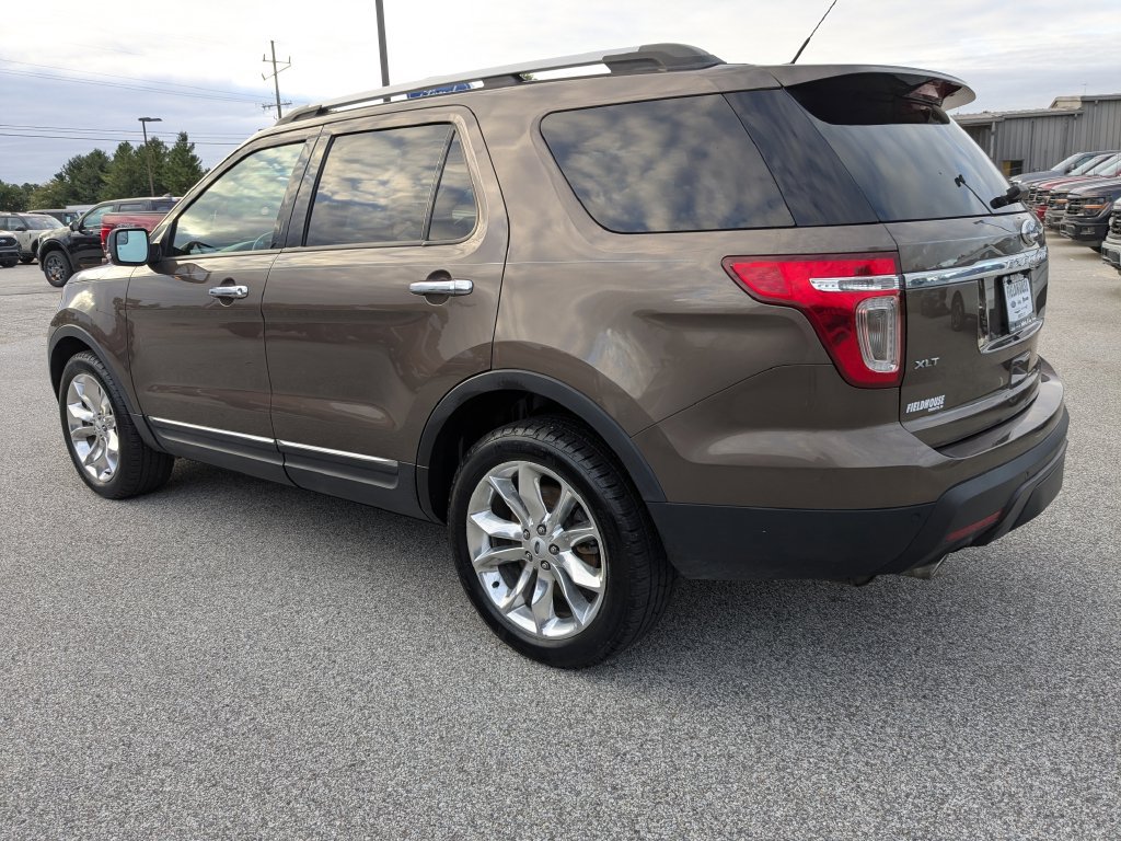 Used 2015 Ford Explorer XLT w/ Equipment Group 202B AWD/4WD image 7