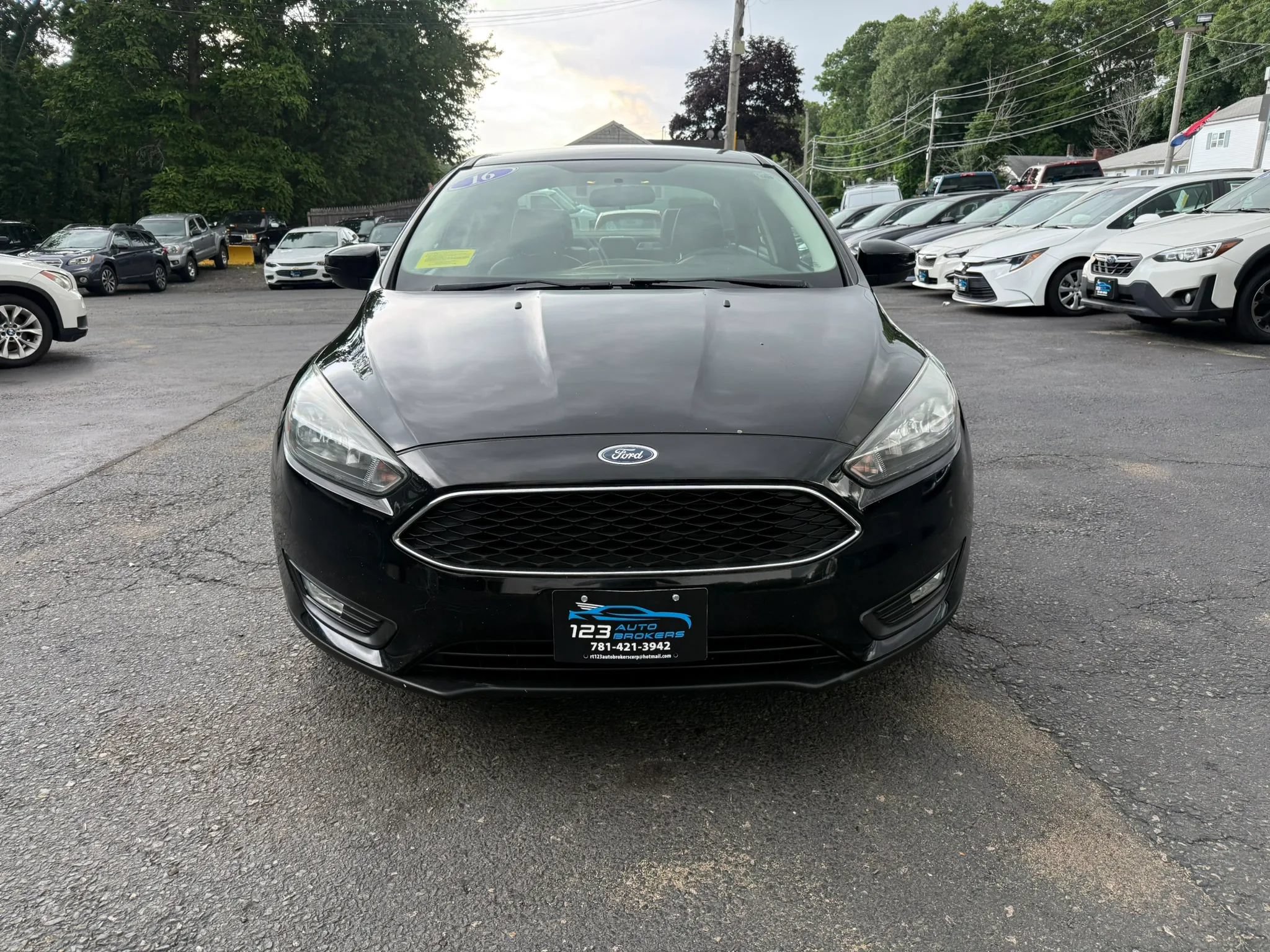 Used 2016 Ford Focus SE w/ Equipment Group 201A FWD image 3