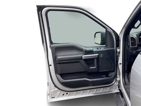 Used 2018 Ford F150 XLT w/ Equipment Group 302A Luxury image 10