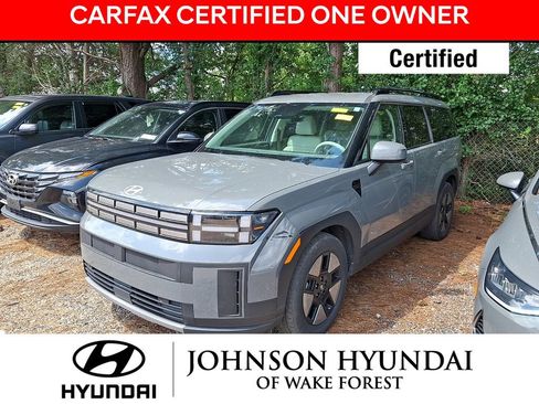 Certified 2024 Hyundai Santa Fe SEL FWD image 2
