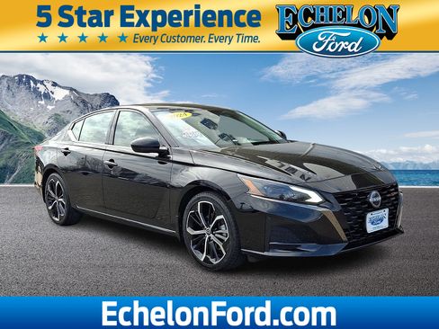 Used 2024 Nissan Altima 2.5 SR w/ SR Premium Package image 1