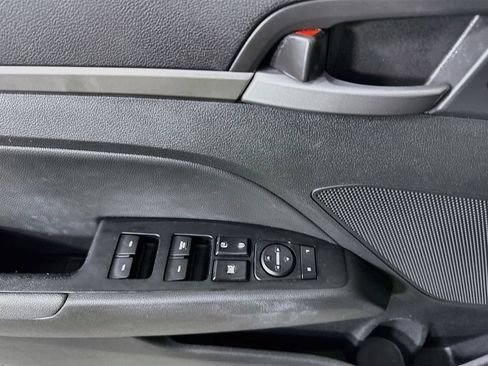 Used 2017 Hyundai Elantra Limited FWD image 21