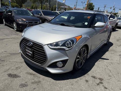 Used 2016 Hyundai Veloster Turbo FWD image 2