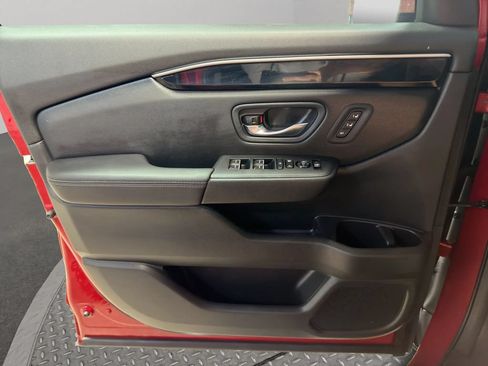 Used 2023 Honda Pilot Touring image 15