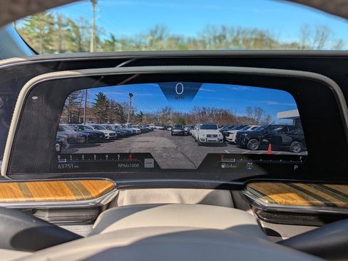 Used 2022 Cadillac Escalade Premium Luxury Platinum AWD/4WD image 18