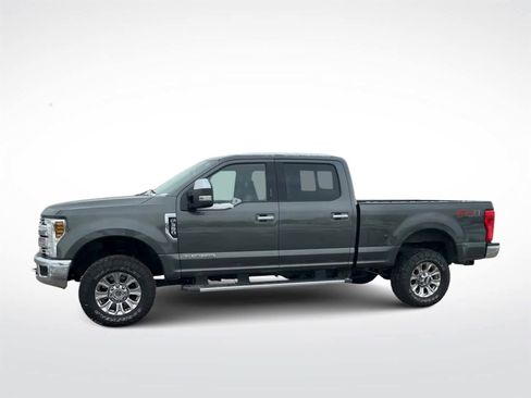 Used 2019 Ford F350 Lariat w/ Chrome Package image 5