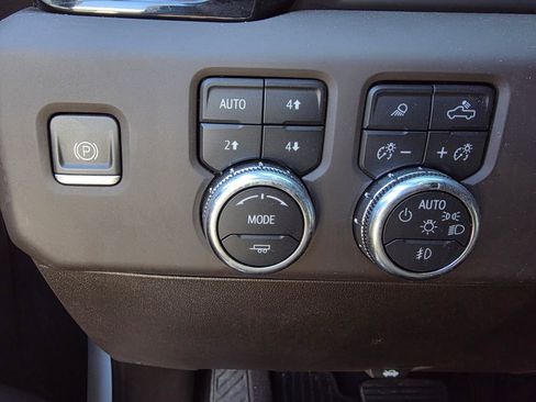 Used 2024 GMC Sierra 3500 Denali w/ Denali Reserve Package image 13